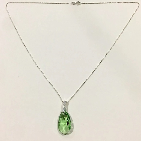 Sterling Silver Green Teardrop Raindrop Necklace - Picture 2 of 4